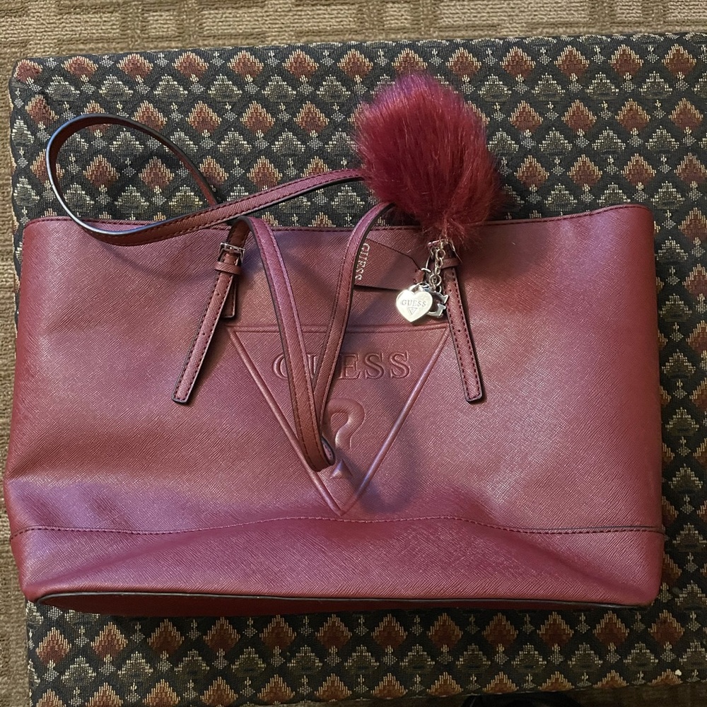 Guess tote with key chain